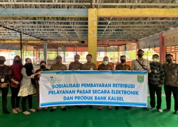 Bank Kalsel Kenalkan E-Retribusi ke Pedagang Batulicin dan Simpang Empat