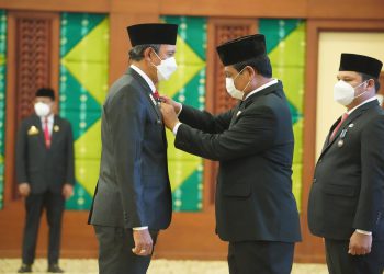 Mengabdi 10-30 Tahun, 1.450 PNS Pemprov Kalsel Disematkan Satyalancana
