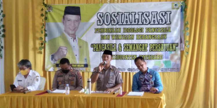 Sosialisasi pembinaan ideologi Pancasila dan wawasan kebangsaan yang digelar oleh anggota Komisi II DPRD Kalsel, Muhammad Yani Helmi di SMA Negeri 1 Kelumpang Selatan, Kabupaten Kotabaru.