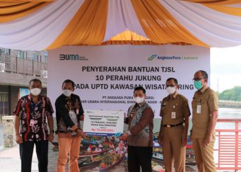 Dukung Wisata Sungai, Angkasa Pura I Serahkan Bantuan 10 Jukung