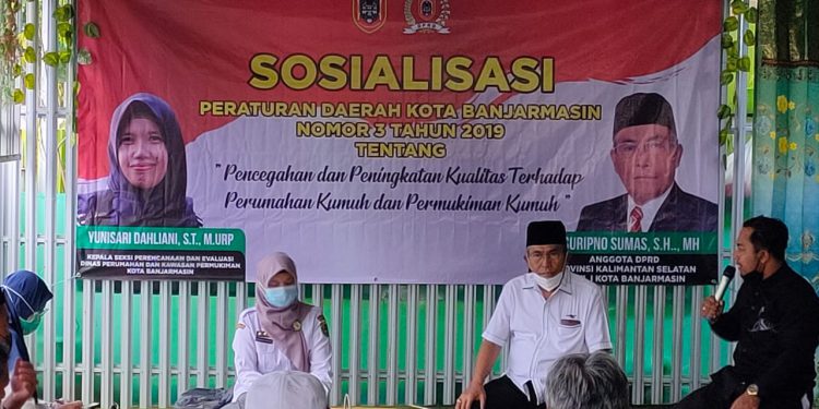 Anggota Fraksi PKB DPRD Kalsel H Suripno Sumas saat sosialisasi Perda Nomor 3 Tahun 2019 tentang pencegahan dan peningkatan kualitas terhadap perumahan kumuh dan permukiman kumuh.((putza))