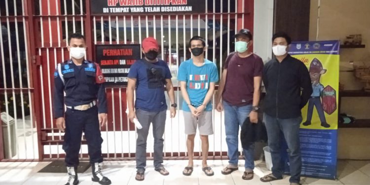 MN (29), napi Lapas Narkotika Karang Intan yang ditengarai terlibat sindikat narkoba antar provinsi saat diamankan.