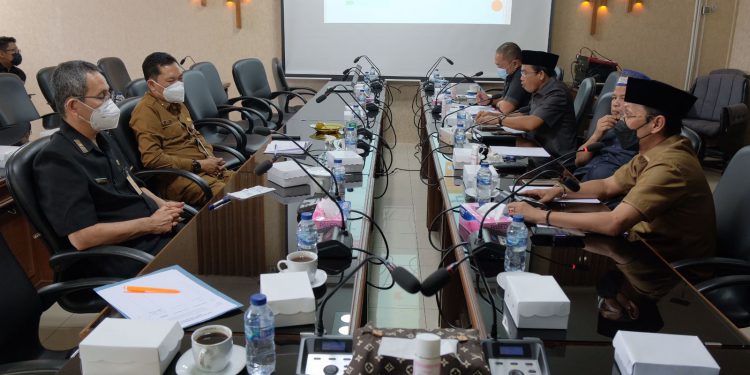 Komisi IV DPRD Kalsel rapat dengan Direksi RSUD Ulin Banjarmasin. ((putza))