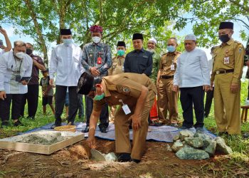 Usai Letakkan Batu Pertama, Paman Birin Harapkan Ponpes Tahfizh Daarul Mansur Cetak Generasi Al Quran