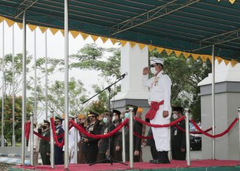 Paman Birin Terisak Haru Bacakan Puisi di Hari Pahlawan
