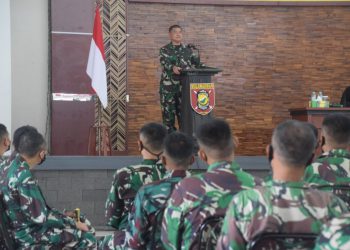 Kasdam VI/Mulawarman Beri Motivasi Satuan BKO Apter Papua
