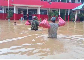Bencana Banjir HST : 2.208 Jiwa Mengungsi, Aparat Gabungan Mulai Salurkan Bantuan Logistik
