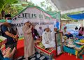 Paman Birin Borong Lelang Saprah Amal Lalu Dibagikan Lagi untuk Jamaah