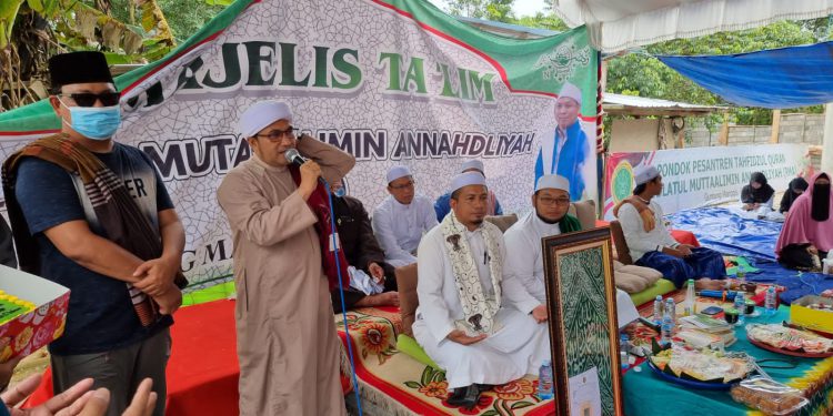 Gubernur Kalsel Dr (HC) H Sahbirin Noor menghadiri kegiatan tabligh akbar dan saprah amal yang digelar di Ponpes Tahfidzul Qur'an dan Majelis Raudhatul Muta'allimin Annahdliyah.