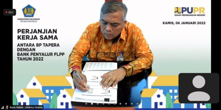 Penandatanganan kerjasama dengan BP Tapera dilakukan Direktur Utama Bank Kalsel Hanawijaya secara daring.