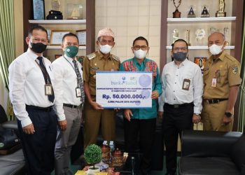 Bank Kalsel Serahkan Bantuan untuk Kaum Dhuafa Tala