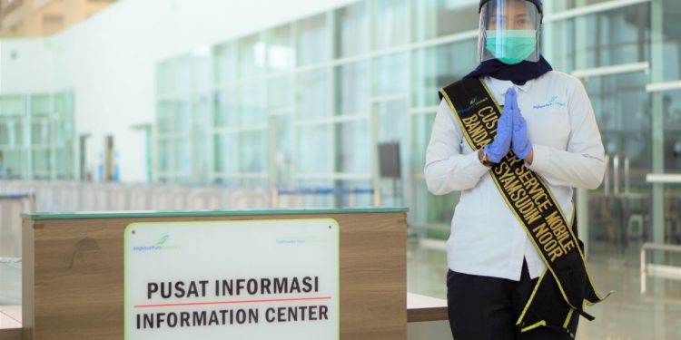 Layanan pusat informasi Bandara Internasional Syamsudin Noor.