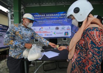 Bantu Warga Pra Sejahtera, FWE Kalsel Gelar Even Sembako Murah di Perumahan Seribu