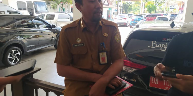 Plt Kepala Dinsos Banjarmasin Iwan Rustianto. (foto : Hendri)