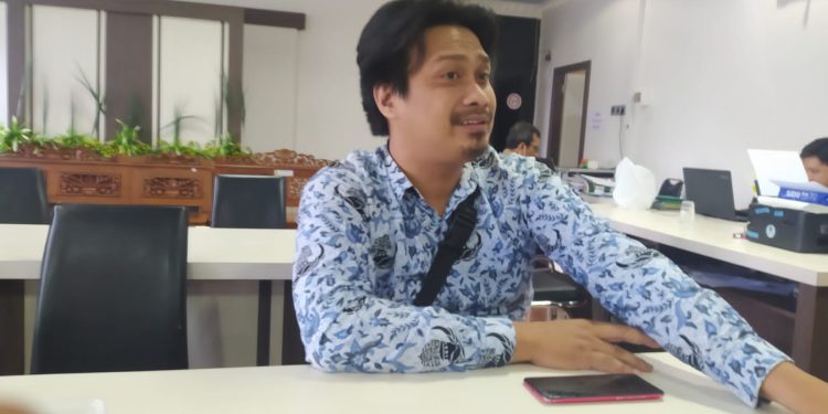 Analisis Sumber Daya Manusia Aparatur (SDMA) BKD Diklat Banjarmasin Tinton Aditya. (foto : Hendri)