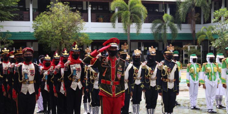 Salah satu peserta lomba ketangkasan PBB Laskar Dwi Warna Competition 2022. (foto : Penrem 101/Antasari)