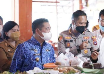 Ibnu Sina Monitoring Harga serta Ketersediaan Bahan Pokok di Pasar Tradisional dan Modern