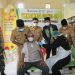 Kehadiran Paman Birin Menambah Semangat Warga untuk Disuntik Vaksin