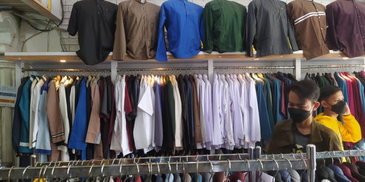 Koleksi baju muslim Toko Gallery Al-Zahra.