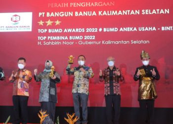 Gubernur Kalsel Terima Penghargaan TOP Pembina BUMD Award 2022 dan PT Bangun Banua Raih TOP BUMD