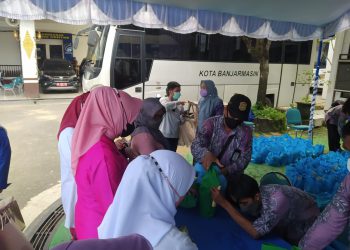 Meriahkan Peringatan Hari Kartini dan Pengukuhan Forum PUSPA, Disperdagin Mengadakan Pasar Murah