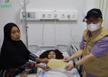 Bank Kalsel Berikan Santunan kepada Korban Ritel Modern Ambruk