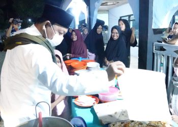 Ratusan Warga Penyambaran Sahur Bersama Gubernur Kalsel  