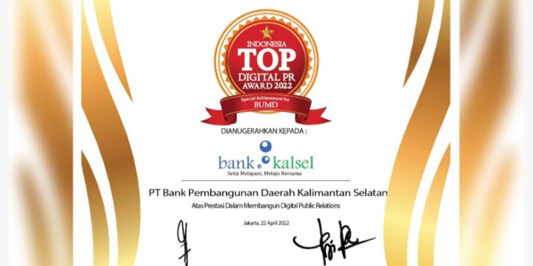 Penghargaan TOP Digital PR Award 2022 yang diraih Bank Kalsel.