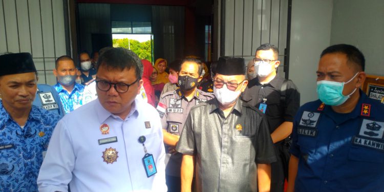 Direktur Jenderal Pemasyarakatan, Reynhard Silitonga meninjau Lembaga Pemasyarakatan (Lapas) Kelas III Batulicin. (foto : Humas Kemenkumham Kalsel)