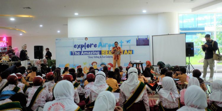 Sebanyak 60 pelajar tingkat sekolah dasar antusias untuk mengikuti kegiatan Explore Airport Bandara Internasional Syamsudin Noor. (foto : istimewa)