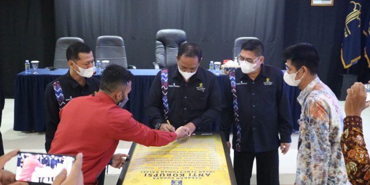 Pencanangan gerakan budaya anti korupsi di lingkungan Kemenkumham Kalsel. (foto : Humas Kemenkunham Kalsel).