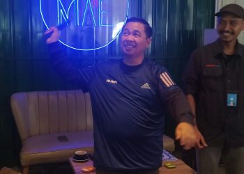 Pers Room Balaikota Gelar Kejuaraan Badminton Piala Walikota Antar Desk Wartawan