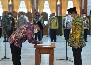 Rizal Akbar Resmi Menjabat Komisaris Bank Kalsel, Begini Pesan Gubernur Kalsel 