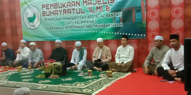 Pihak UNBL Banjarbaru saat menggelar peringatan Tahun Baru Islam sekaligus pembukaan Majelis Taklim Buhairatul Ilmi. (foto : sto)