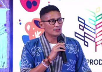 Sandiaga Uno Kenakan Sasirangan Karya Suratman ABH Binaan Bapas Banjarmasin