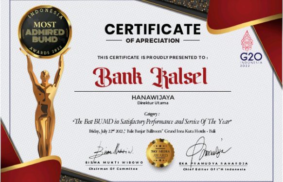 Sertifikat penghargaan The Best BUMD In Satisfactory Performance And Service Of The Year yang diterima Bank Kalsel. (foto : Humas Bank Kalsel)