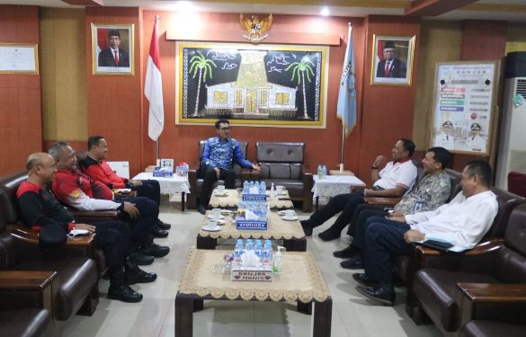 Kepala Kanwil Kemenkumham Kalsel Lilik Sujandi dan jajaran saat silaturahmi ke Bupati Banjar Saidi Mansyur. (foto : Humas Kemenkunham Kalsel)