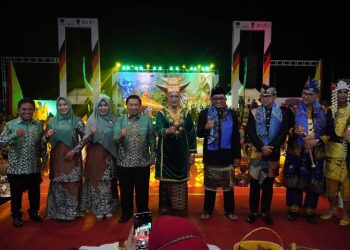 Adat Banjar Ikut Memeriahkan Pawai Budaya Nusantara di Apeksi XV Padang 