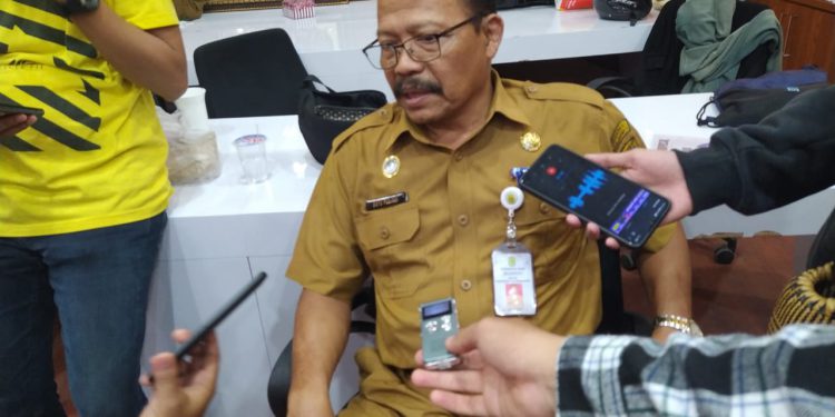 Ketua Panitia Seleksi Calon Komisaris PTAM Bandarmasih Doyo Pudjadi. (foto : shn)