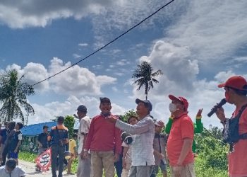 Kenang Masa Kecil, Anggota Dewan Ini Gelar Lomba Adu Layangan di Peringatan HUT RI