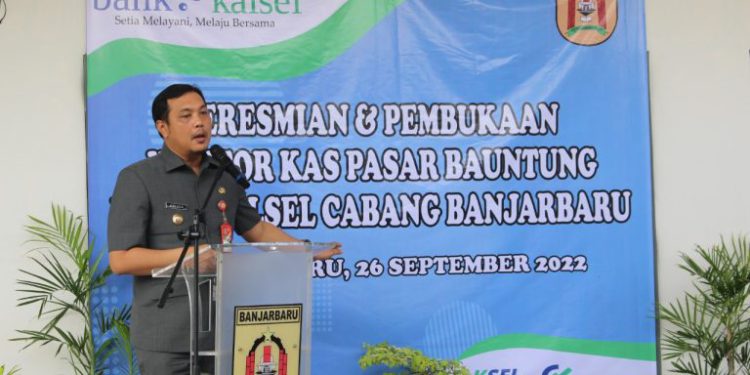 Walikota Banjarbaru HM Aditya Mufti Ariffin saat memberikan sambutan pada peresmian kantor