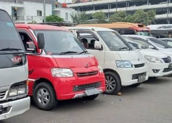 Tarif Naik, Pendapatan Jasa Angkutan Travel Turun 50 Persen