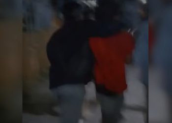 Bedakan Dihuni Pasutri dan Bayinya Mau Dibakar, Pelaku Diamankan Warga