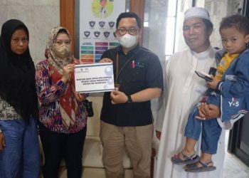 UPZ Bank Kalsel Bantu Biaya Persalinan Istri Marbot Mesjid 