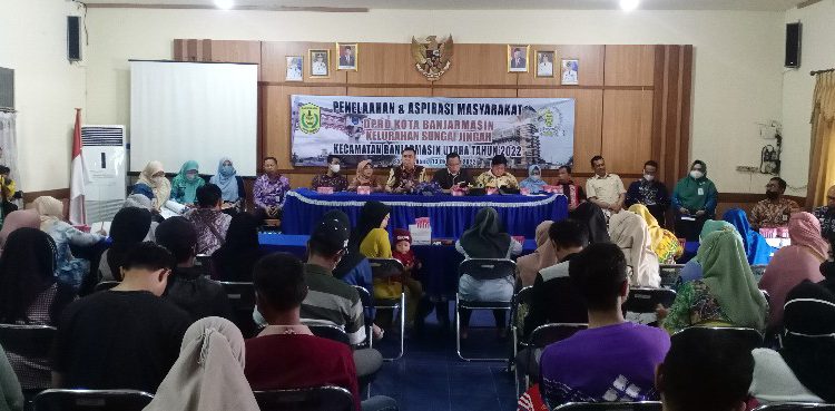 Kegiatan penelaahan dan penyerapan aspirasi warga Kelurahan Sungai Jingah oleh Anggota DPRD Banjarmasin dapil Banjarmasin Utara. (foto : smr)