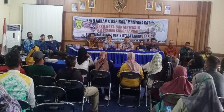 Reses DPRD Banjarmasin Dapil Banjarmasin Utara di Kecamatan Banjarmasin Utara. (foto : smr)