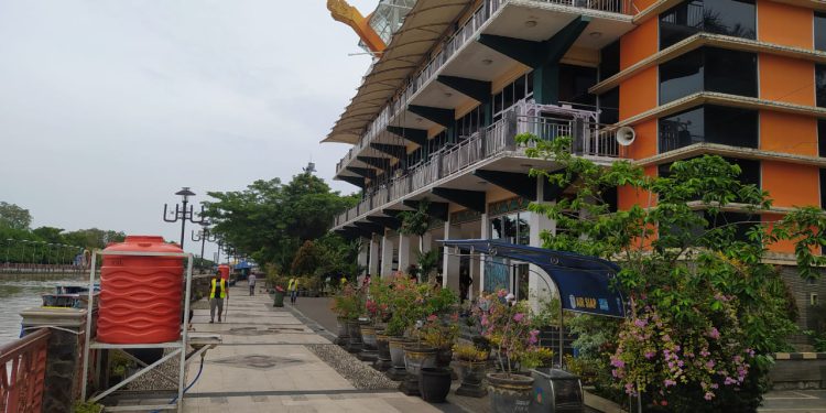 Kawasan wisata Siring Tandean Banjarmasin. (foto : shn)