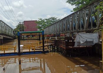 Belum Dua Pekan Dibuka, Jembatan Apung Ditutup Sementara