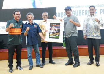 Serahkan Award Peduli Olahraga, Ketua PWI Pusat : Tidak Ada Gubernur seperti Paman Birin di Seluruh Indonesia