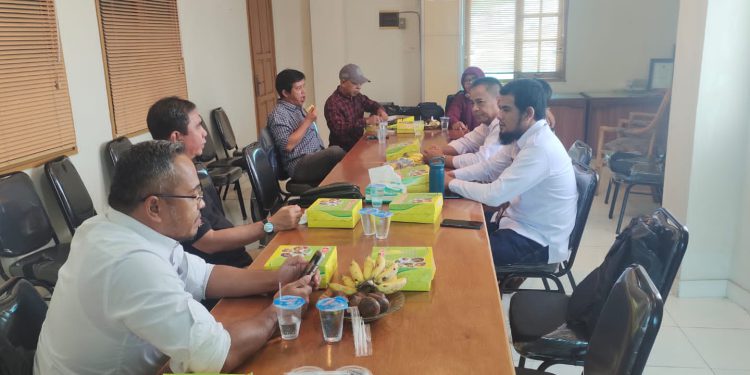 Rapat pembentukan konsorsium pers Banua di kantor PWI Kalsel. (foto : PWI Kalsel).